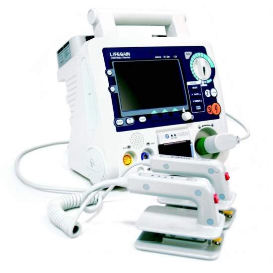 DEFIBRILLATOR FOR HOSPITAL USE COLOR LCD