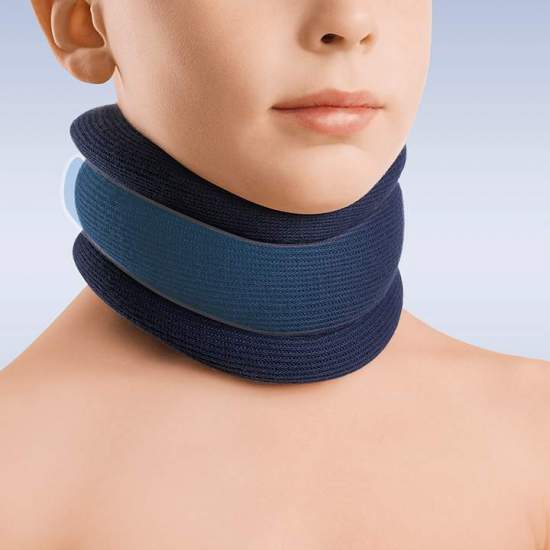 Pediatric semi-rigid collar