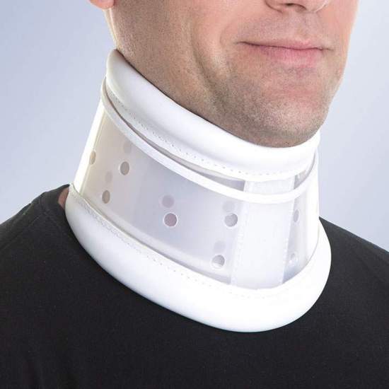 Adjustable semi-rigid collar