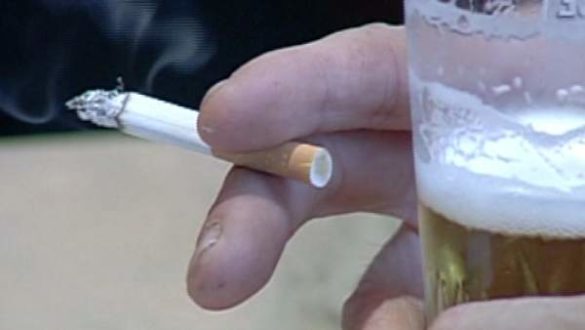 reducir-el-consumo-de-alcohol-puede-ayudar-a-dejar-de-fumar