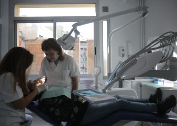 colau-anuncia-un-dentista-municipal-con-precios-un-40-mas-economicos