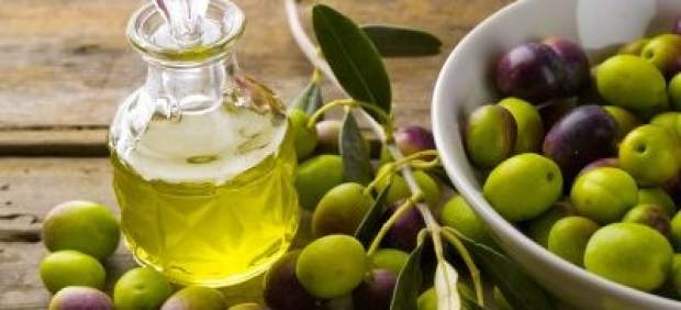 Aceitunas en la mesa