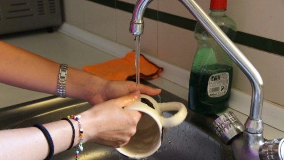 lejia-con-amoniaco-salfuman8230-los-productos-de-limpieza-que-no-se-deben-mezclar-para-evitar-reacciones-nocivas