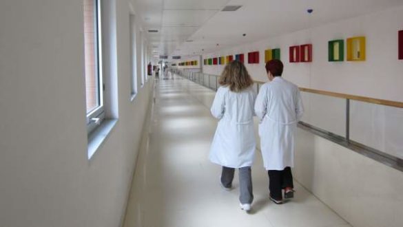 la-defensa-de-un-cirujano-de-la-sanidad-8220nos-la-vamos-a-cargar-por-ignorantes8221