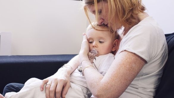 acariciar-y-masajear-a-los-bebes-les-protege-neurologicamente