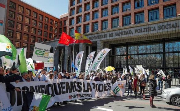 las-batas-blancas-toman-las-calles-por-la-dignificacion-de-la-profesion