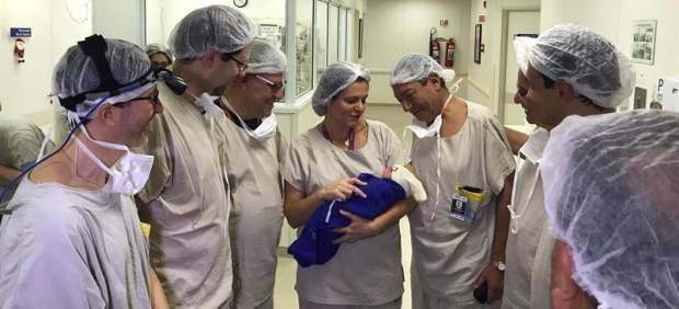 Bebé nacida tras un trasplante de útero de una donante fallecida
