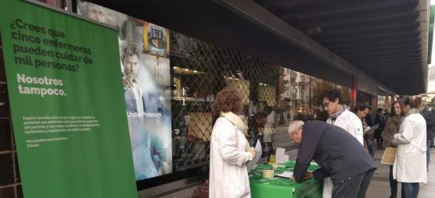 Recogida de firmas de SATSE.