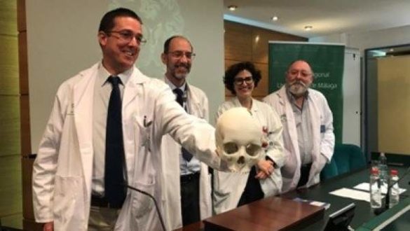 medicos-de-malaga-curan-la-epilepsia-a-un-paciente-tras-trasladar-el-area-del-lenguaje-de-hemisferio-cerebral