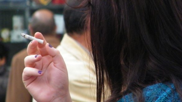 una-de-cada-cinco-mujeres-embarazadas-en-espana-consume-tabaco