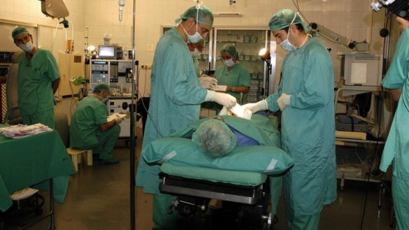 las-intervenciones-quirurgicas-en-el-lado-equivocado-son-mas-comunes-de-lo-esperado-segun-un-estudio-espanol
