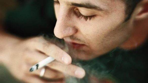 por-que-fumar-perjudica-tanto-los-ojos-como-los-pulmones