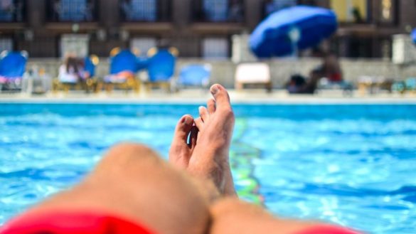 los-podologos-avisan-el-exceso-de-calor-y-la-humedad-causan-la-aparicion-de-hongos-en-los-pies-en-verano