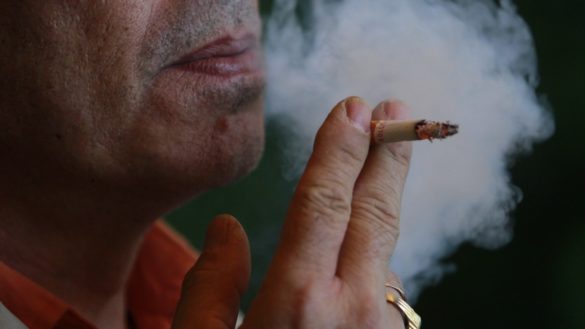 el-humo-de-los-cigarrillos-hace-que-el-cancer-de-cabeza-y-cuello-sea-mas-agresivo