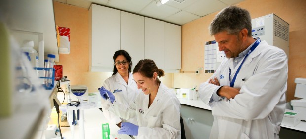 Investigadores del Vall d'Hebron identifican diana celular para atacar el reservorio del VIH