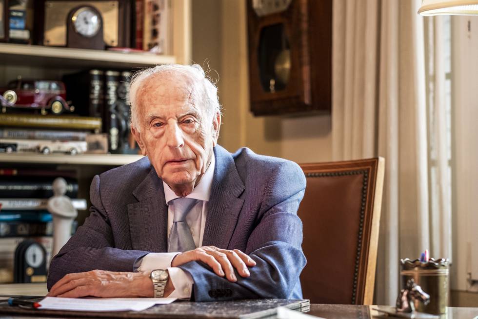 “Caminamos hacia un médico robot y un paciente de plástico”