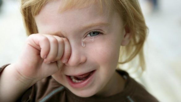 padres-primerizos-que-hacer-si-tu-hijo-llora-cuando-lo-dejas-en-el-colegio