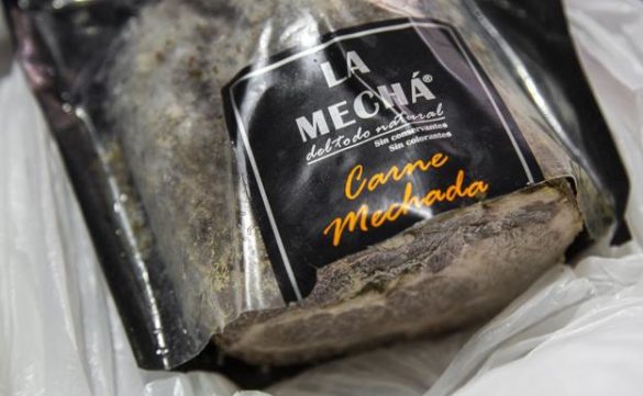 operacion-de-la-guardia-civil-en-la-nave-de-magrudis-por-el-brote-de-listeriosis