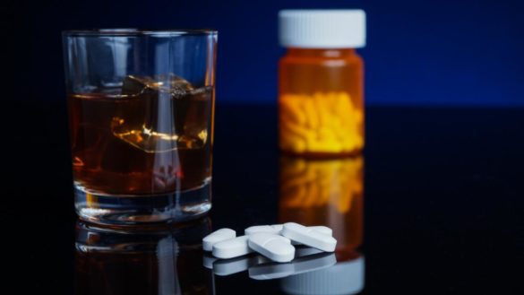 que-ocurre-cuando-se-mezclan-medicamentos-con-alcohol