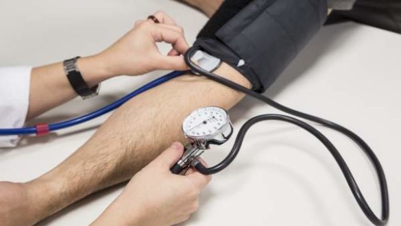 la-hora-de-ir-a-la-cama-es-la-mejor-para-tomar-la-medicacion-para-la-hipertension