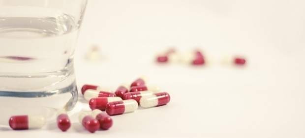 Fármacos, pastillas, agua, tratamiento