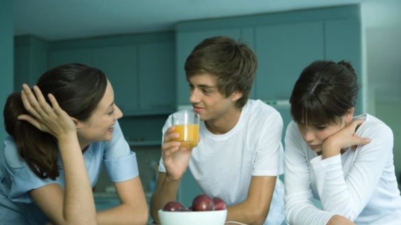 como-hablar-de-sexo-con-los-hijos-los-padres-inculcan-la-incomodidad-y-recogen-lo-sembrado