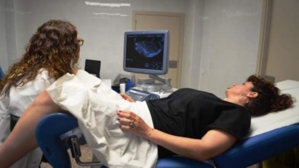 recomiendan-a-las-mujeres-con-endometriosis-guardar-sus-ovulos-antes-de-operarse-para-preservar-la-fertilidad