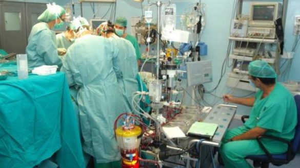 un-hombre-nacido-sin-testiculos-recibe-uno-trasplantado-de-su-hermano-gemelo