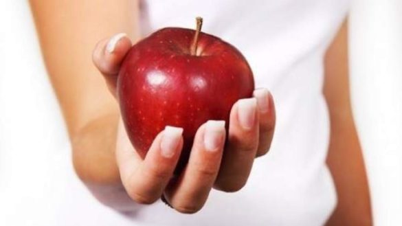 como-bajar-tu-colesterol-come-dos-manzanas-al-dia
