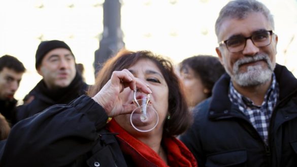 los-medicos-advierten-que-las-uvas-pueden-producir-asfixia-o-atragantamiento-en-menores-y-ancianos