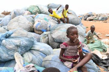 Ladrillos de plástico para construir el futuro