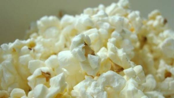 operado-del-corazon-un-hombre-que-sufrio-una-grave-infeccion-tras-comer-palomitas-de-maiz