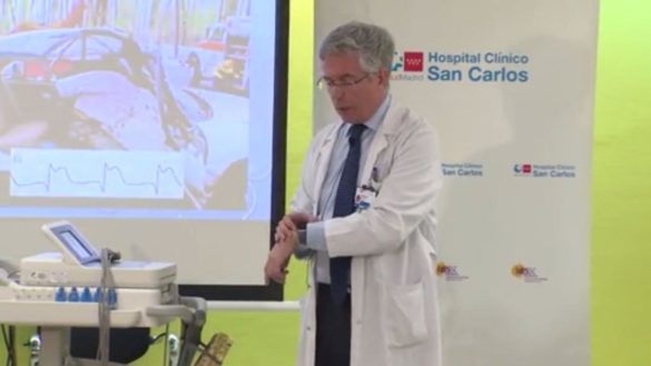un-cardiologo-espanol-descubre-como-hacer-electrocardiogramas8230-con-un-reloj-inteligente