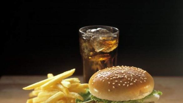 pueden-ser-unas-lentejas-comida-basura-y-una-pizza-si-la-hago-en-casa-los-nutricionistas-responden