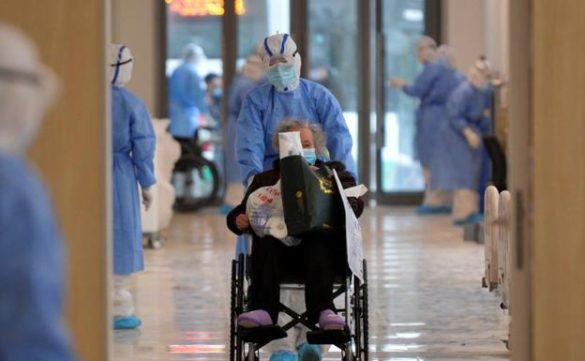 los-positivos-por-coronavirus-se-disparan-al-cambiar-china-su-sistema-de-conteo