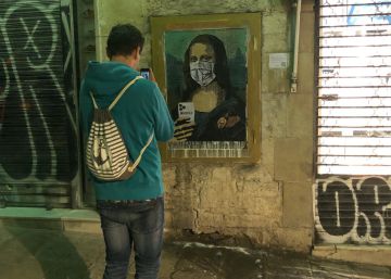 el-artista-tvboy-pinta-a-la-gioconda-con-mascarilla-en-el-mobile