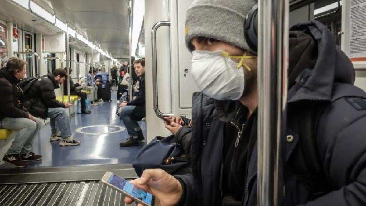 Sanidad eleva el riesgo de contagio del coronavirus en España a «moderado»