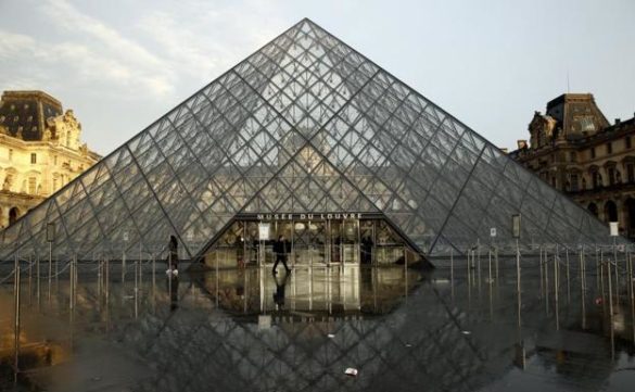el-louvre-cierra-sus-puertas-por-el-coronavirus
