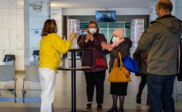el-gobierno-italiano-pide-mantener-un-metro-de-distancia-en-los-lugares-publicos-para-evitar-el-coronavirus