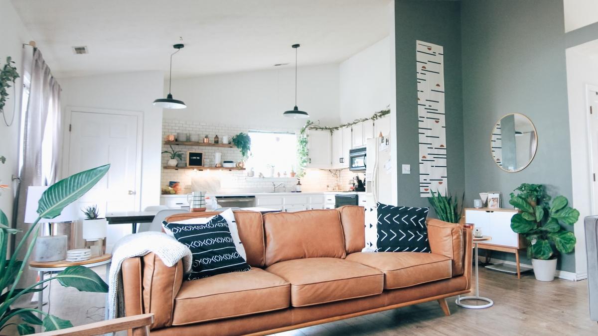 Colores suaves, plantas, luz natural, pocos estampados… ¿qué tipo de decoración ayuda a reducir el estrés?
