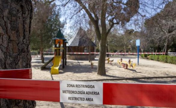 el-ayuntamiento-de-madrid-cierra-todos-los-parques-por-las-aglomeraciones-de-personas