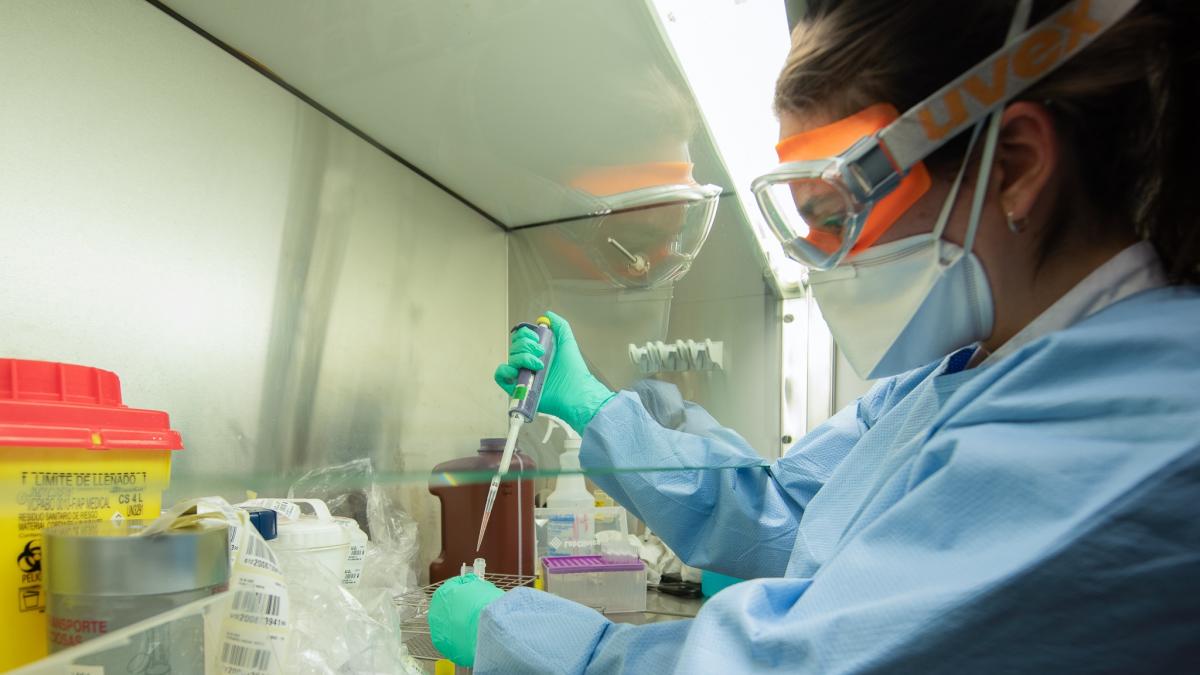 La edad media de los contagiados por coronavirus es de 51 años