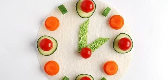 asi-nos-puede-hacer-engordar-el-039jet-lag039-alimentario-en-confinamiento
