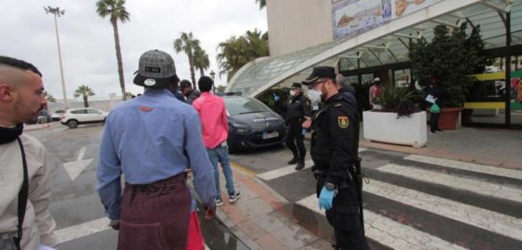 ceuta-denunciara-a-una-vecina-con-covid-19-que-viola-por-sistema-el-aislamiento