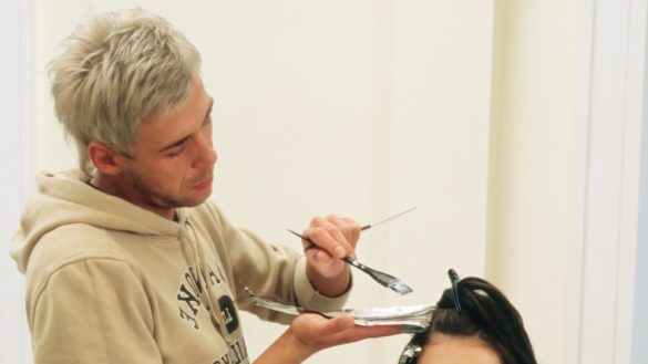 cinco-pasos-para-tenirse-el-pelo-en-casa-y-que-quede-perfecto