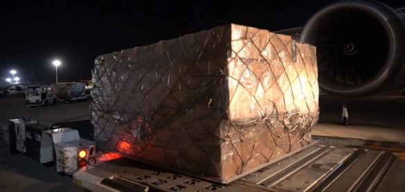 llega-a-barajas-un-avion-con-12-millones-de-mascarillas