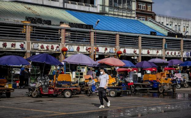 Mercado en Guangzhou donde se vendían animales salvajes. China prohibió su venta para frenar el coronavirus