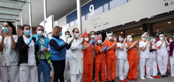 aplausos-desde-el-confinamiento-la-valoracion-social-del-personal-medico-y-la-sanidad