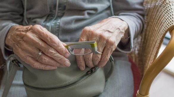 como-preparar-nuestro-hogar-para-evitar-que-los-mayores-tengan-un-accidente