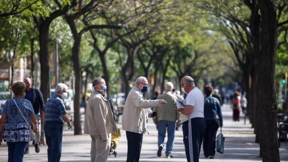 el-8216temido8217-cruce-con-runners-y-peatones-que-riesgo-hay-de-contraer-el-virus-al-acercarte-a-alguien-por-la-calle
